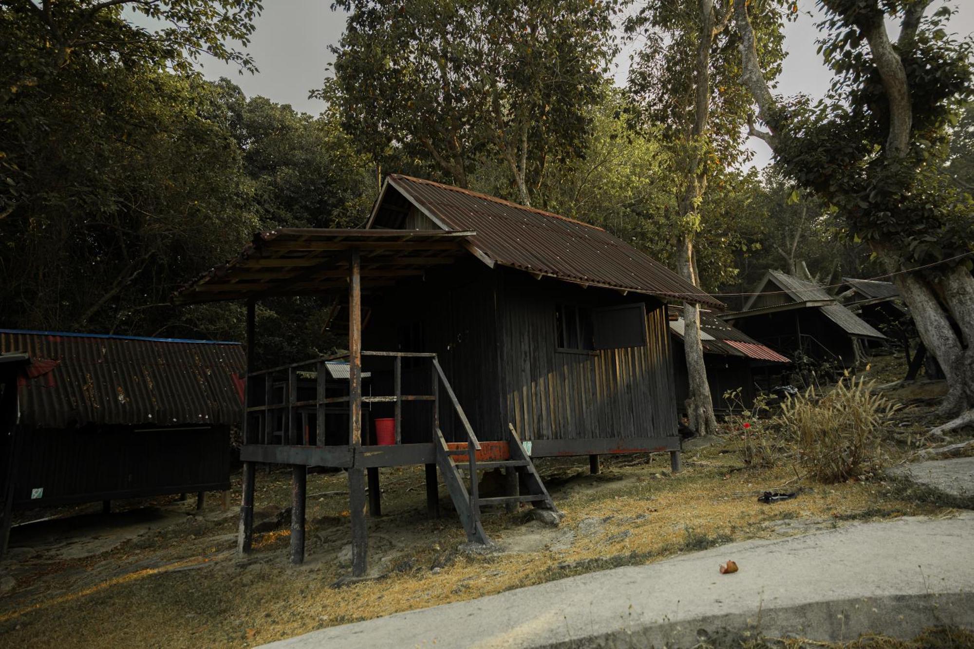 Harrera Perhentian, Long Beach Kampong Pasir Panjang  Luaran gambar